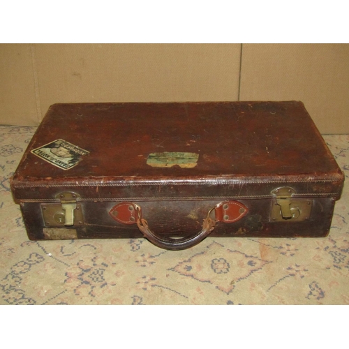 2316 - A Goldsmiths and Silversmiths Ltd leather vanity case with silk lined interior, (lacks fittings) tog... 