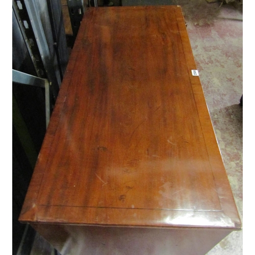 2584 - A Regency mahogany chest of three long and two short drawers with brass plate handles, 106cm wide