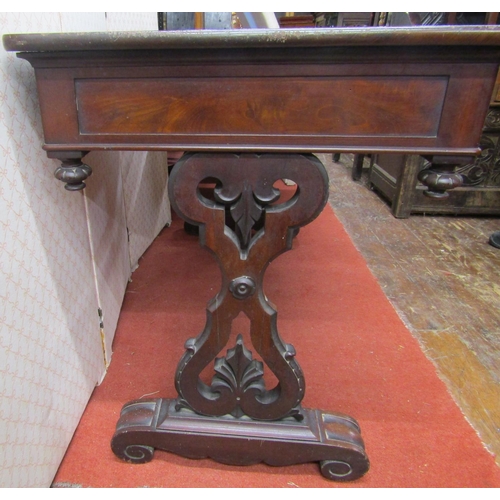 2670 - William IV mahogany library table fitted with two real and two dummy frieze drawers, stretcher base ... 