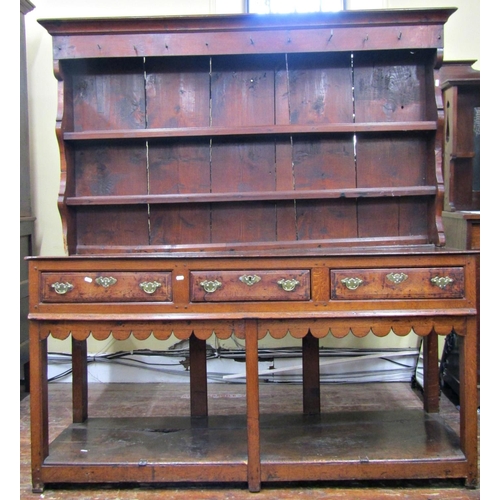 2714 - 18th century oak cottage pot board dresser, with three frieze drawers, with plate rack and boarded b... 