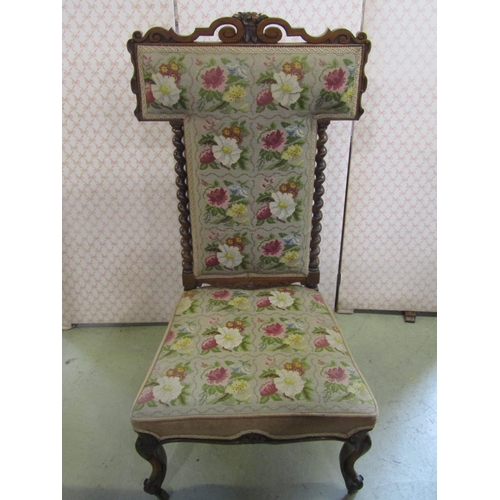 2376 - A Victorian prie-dieu / nursing chair, with floral tapestry seat and T shaped back, in a rosewood sh... 