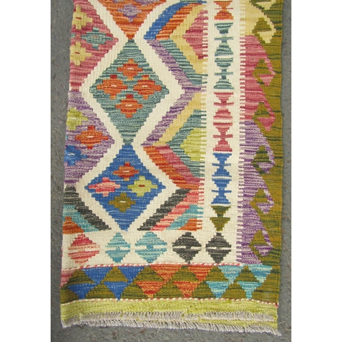 2516 - A Chobi kilim with repeated geometric diamond design in multicoloured tones, 152cm x 100cm approx