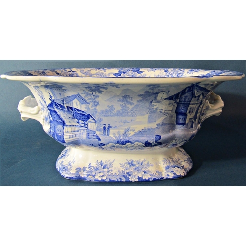 1025 - A 19th century Minton Genovese patterned blue and white transfer ware oval bowl, with loop handles o... 