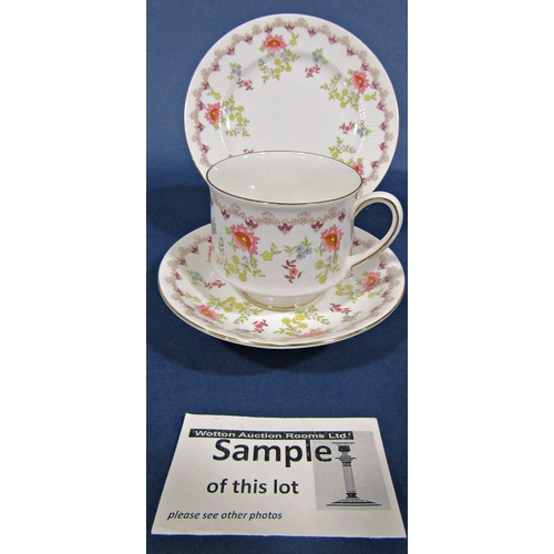 1047 - A miscellaneous collection to include a Paragon Rosamunda tea cups and saucers, Doulton Poppy patter... 