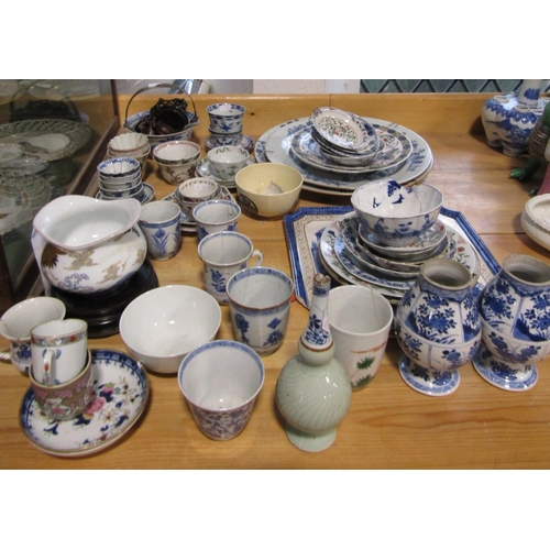 1066 - Large quantity of miscellaneous 18th/19th century Chinese tea bowls, plates, vases, etc (many af) (a... 