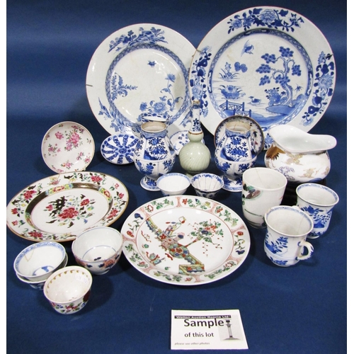 1066 - Large quantity of miscellaneous 18th/19th century Chinese tea bowls, plates, vases, etc (many af) (a... 