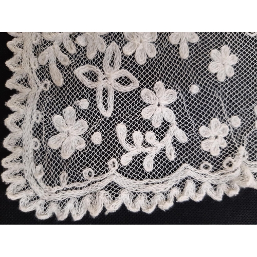 1606 - A collection of handkerchiefs including 6 late 19th/ early 20th century elaborate lace examples, som... 