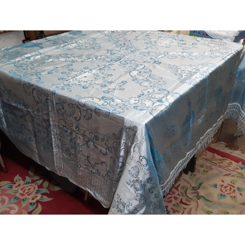 1614 - Vintage table linen to include a machine woven fringed cloth depicting peacocks in blue and silver, ... 