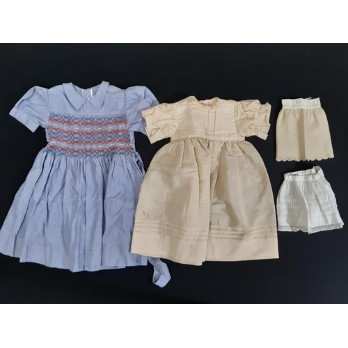 1609 - Baby clothing from late 19th/ mid 20th century including 7 good quality baby gowns, with various des... 