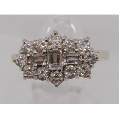 1387 - 18ct vari-cut diamond cluster ring, London 1992, size H/I, 3g