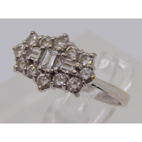 1387 - 18ct vari-cut diamond cluster ring, London 1992, size H/I, 3g