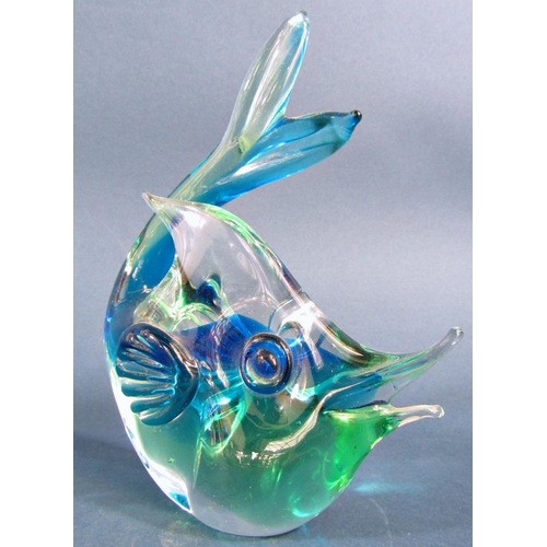 1142 - Three Art Glass animal figurines, a dolphin, a fish and a swan. 3