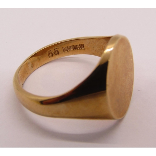 1295 - Gents 1980s 9ct signet ring, maker 'JH', stamped 'Lifetime', size W/X, 8.2g