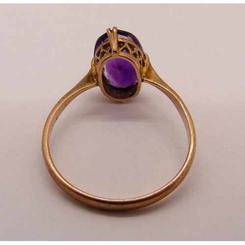 1319 - Edwardian 9ct amethyst ring, 1.8g, together with a section of yellow metal chain, 3.9g (2)