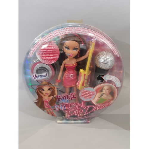 341 - Five Bratz doll box sets with fashion theme comprising The Fashion Show (Yasmin), Fashion Stylist (C... 