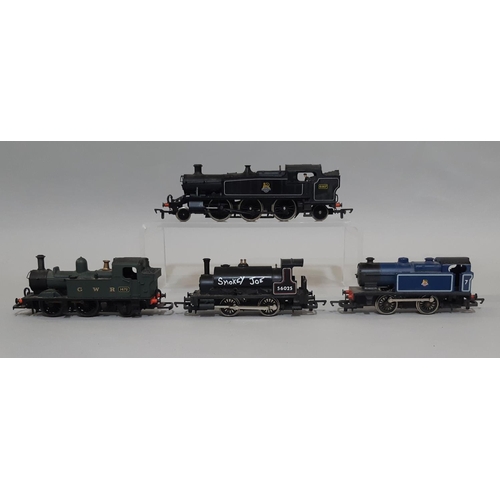 358 - Large collection of 00 gauge model railway items including a boxed electric train set GWR Mixed Traf... 