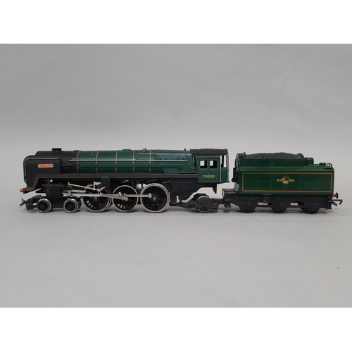 358 - Large collection of 00 gauge model railway items including a boxed electric train set GWR Mixed Traf... 