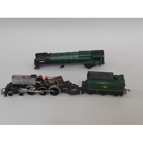 358 - Large collection of 00 gauge model railway items including a boxed electric train set GWR Mixed Traf... 