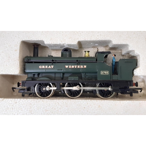 358 - Large collection of 00 gauge model railway items including a boxed electric train set GWR Mixed Traf... 