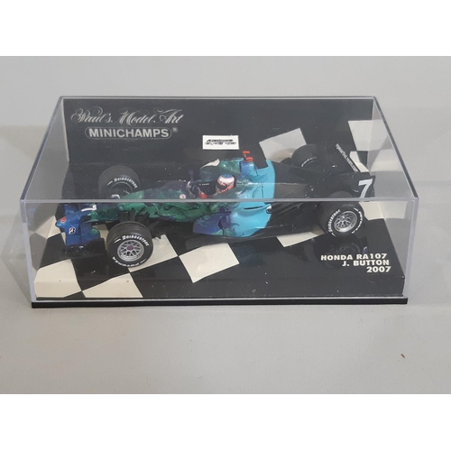 346 - 18 boxed Formula 1 racing cars by Minichamps (Paul's Model Art), all 1:43 scale displaying vehicles ... 