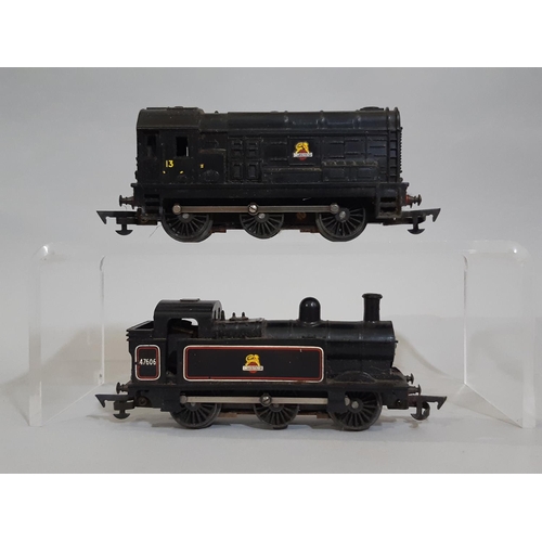 331 - Collection of Triang railway models including Goods Train Set box with some original contents, a die... 