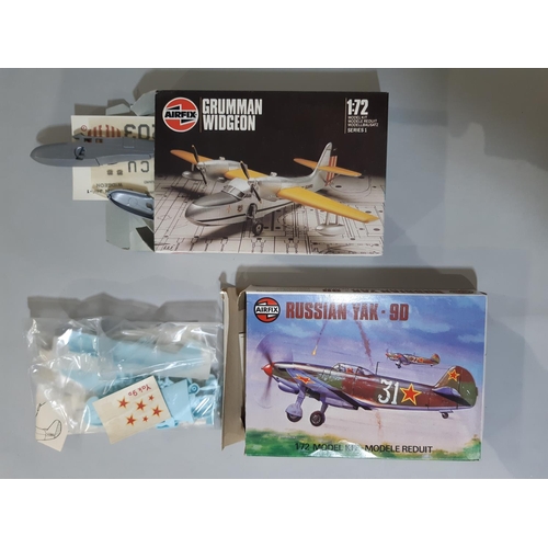 377 - 14 boxed 1:72 scale model aircraft kits including kits by Airfix, Matchbox, Frog and Revell, all bel... 