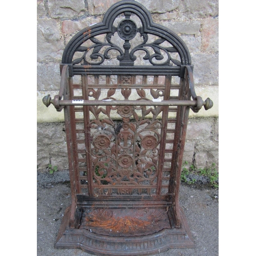 2097 - A Victorian cast iron umbrella stand with decorative pierced scrolling foliate detail and removable ... 