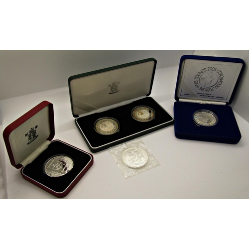 508 - Silver proof coinage 1996 crown Queen Elizabeth II 70th Birthday, 2003 £5 Jubilee coin, 2009 £5 Henr... 