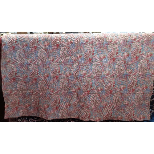 1596 - Impressive vintage quilt, reversible in cotton paisley prints, quilted in running stitch and with sh... 