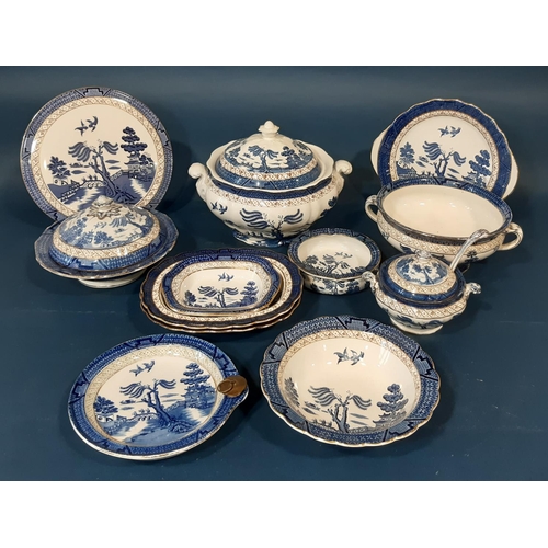 1006 - A Booths Real Old Willow tureen and cover, chafing dish, further tureens, graduated dishes, etc (12)