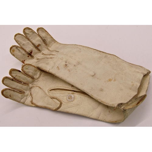 1539 - Pair of 19th miniature kid gloves 12cm max length and a coronet midget camera with black Bakelite ca... 