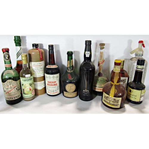 1650 - A mixed selection of alcohol including Glenfiddich  Special reserve, Bacardi, Drambuie, Cointreau, G... 