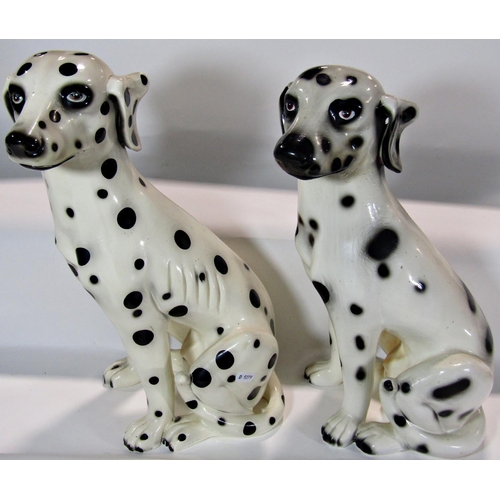 1659 - A china Dalmatian with two puppies