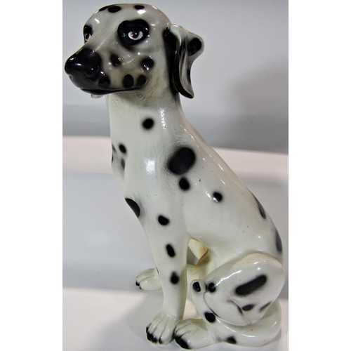 1659 - A china Dalmatian with two puppies