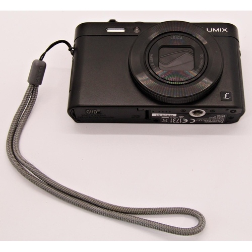 1520 - Panasonic Lumix digital Camera DMC-LFI with instructions, lead, etc