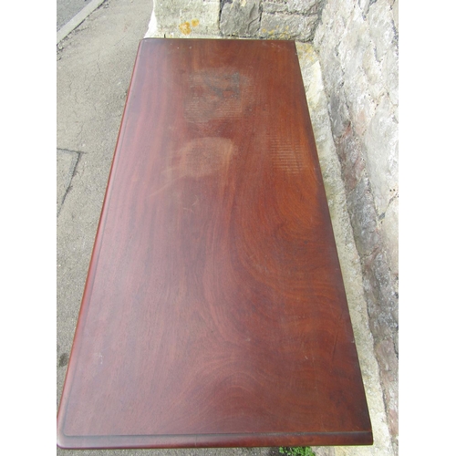 2660 - 19th century mahogany side table fitted with two frieze drawers on turned supports, 105 cm wide