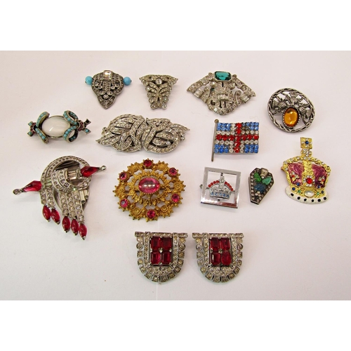 1448 - Collection of vintage costume jewellery brooches, mainly cat or Art Deco themed, including a pair of... 