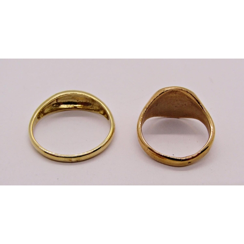 1378 - 14k dome ring by Loren Stewart, size M/N, 1.7g and a further yellow metal signet ring, size G/H, 3.5... 