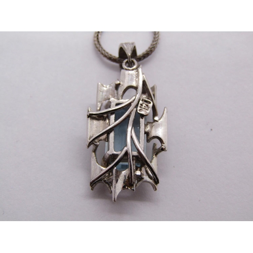 1396 - 14ct white gold aquamarine pendant necklace in the brutalist style, 6.9g