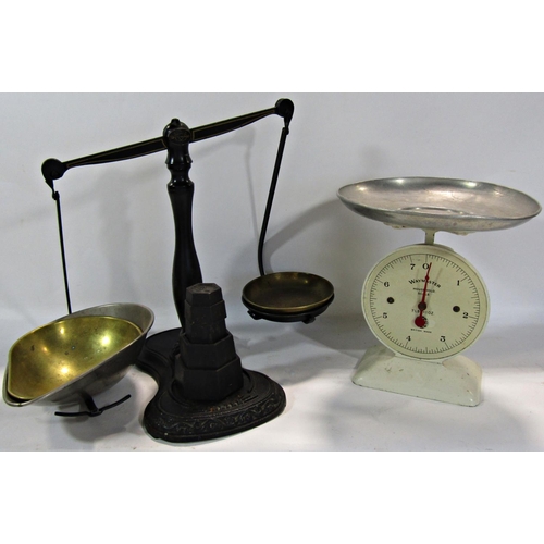 1809 - A vintage Raymaster house weighing scale with white enamel finish and an early 20th century shop kee... 