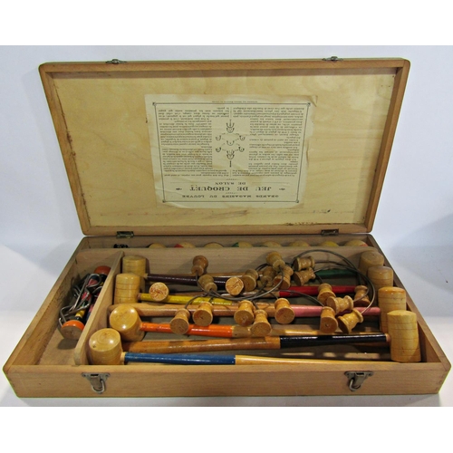 1755 - A Grand Magasin Du Louvre Jeu De Croquet carpet croquet set together with a cast iron vintage car do... 