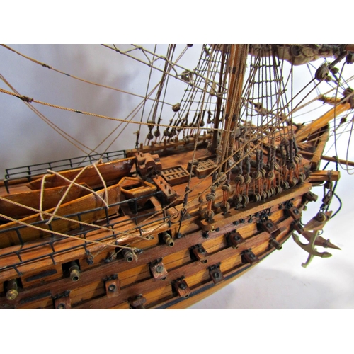 1817 - A good and fully rigged model of HMS Victory, 80cm in length x 56cm high