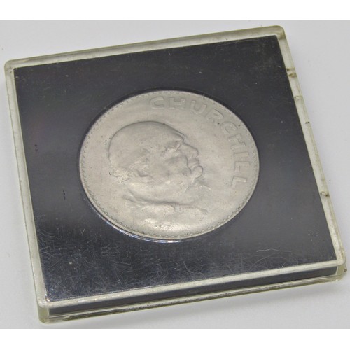 541 - Small strong box containing English currency Queen Victoria - QEII mainly bronze, nickel, crowns, et... 