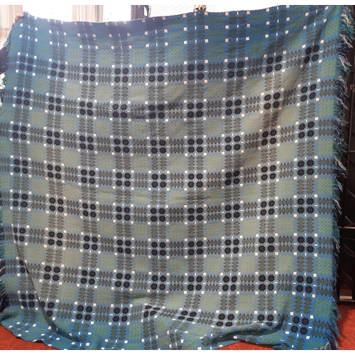 1582 - Good quality Welsh blanket with reversible double weave, in blue, green, white and black colours, 2.... 