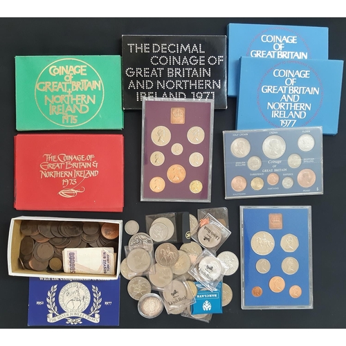 540 - Uncirculated English coinage cased for 1970, 71, 73, 75 and 77 x 3, together with crowns and other Q... 