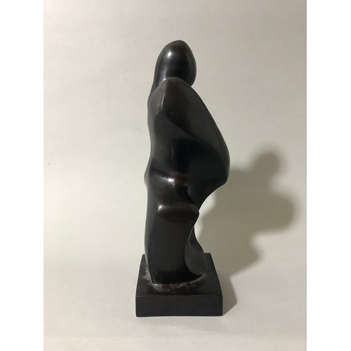 192 - Style of Henry Moore (1898-1986) - Modernist Abstract Figure, resin, height: 28.5 cm, base: 9.4 x 9.... 