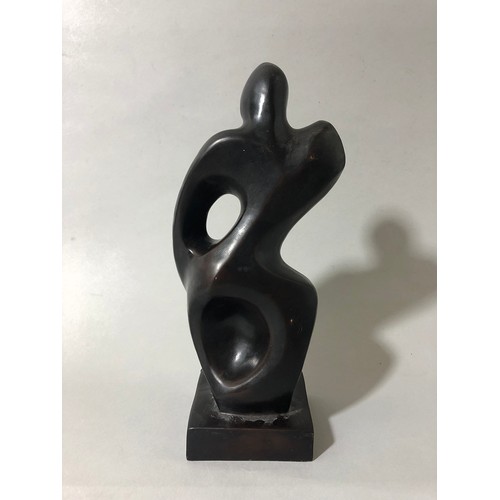 192 - Style of Henry Moore (1898-1986) - Modernist Abstract Figure, resin, height: 28.5 cm, base: 9.4 x 9.... 