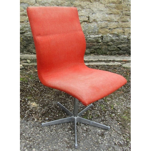 233 - ARNE JACOBSEN FOR FRITZ HANSEN: AN ‘OXFORD’ CHAIR, with orange cushion, 87cm H x 45cm L x 45cm D