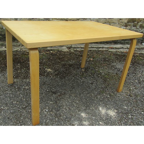 237 - ALVAR AALTO FOR ARTEK: A BEECH DINING TABLE 120cm L x 75cm W x 71.5cm H