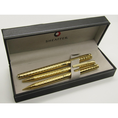 1488 - Lady Sheaffer Fashion gold plated zig zag fountain pen, ballpoint pen and pencil set, boxed